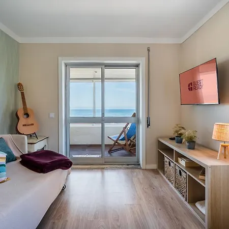 Charming Beachside Escape Apartmán