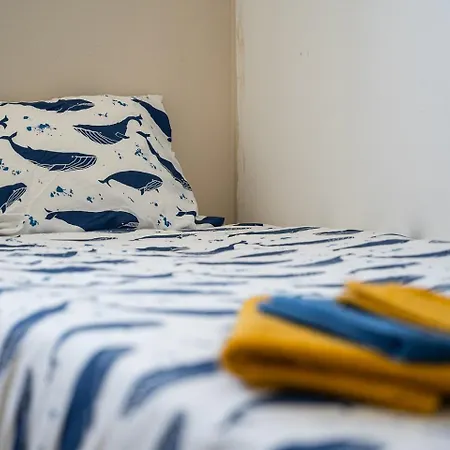 Apartment Charming Beachside Escape