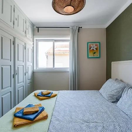 Apartment Charming Beachside Escape