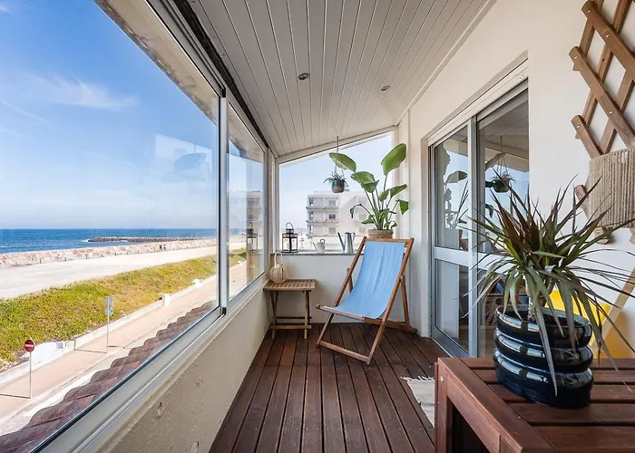 Charming Beachside Escape Esmoriz